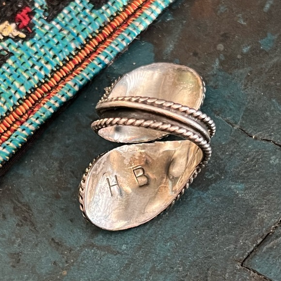 Vintage Native American Sterling Silver Turquoise and Coral Ring - Picture 5 of 9